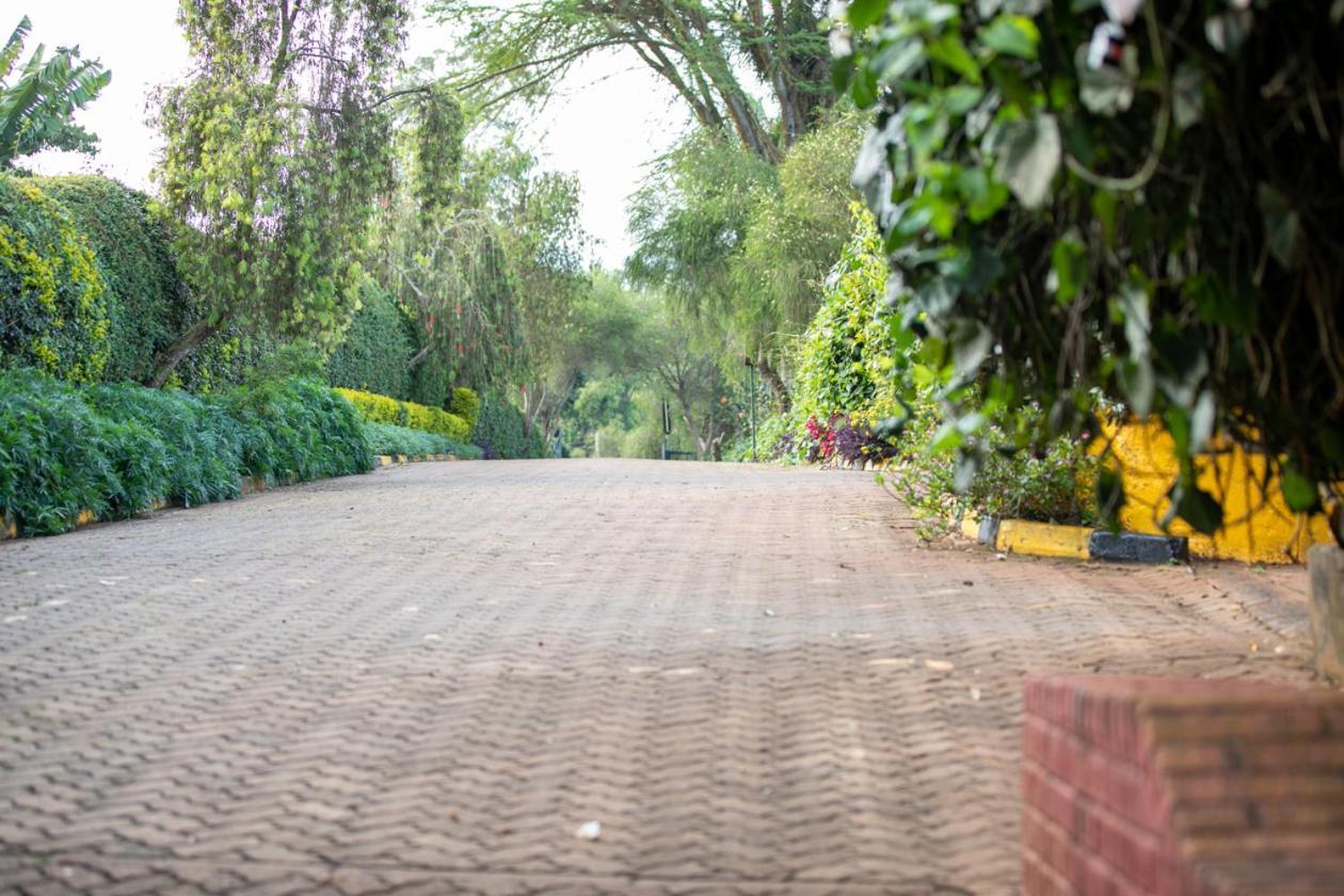 Gatimene Gardens Hotel Meru Buitenkant foto